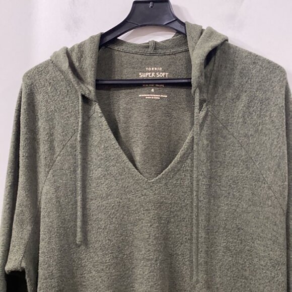 Torrid Super Soft Plush Hooded Long Sleeve Ruffle Top in Headered Green size 4X - Picture 2 of 11